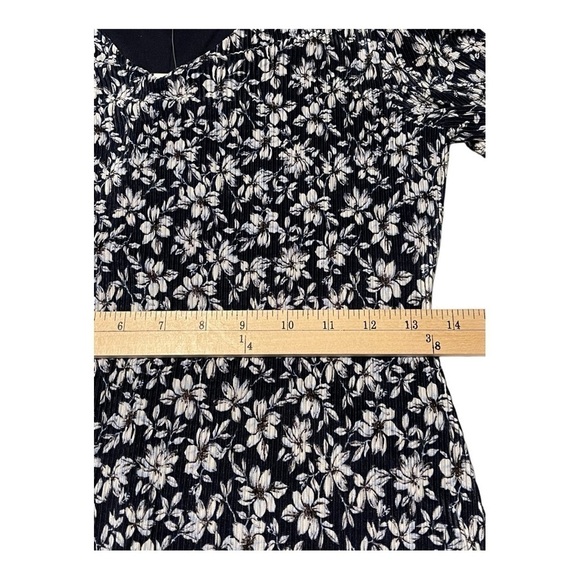 Connected Apparel Crepe Dress - Picture 9 of 11